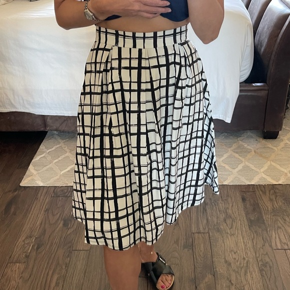 Pleated Skirt by Vanity Room - Size XS - Picture 3 of 7